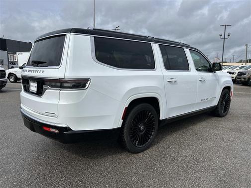 2023 Jeep Grand Wagoneer L Series II 4x4