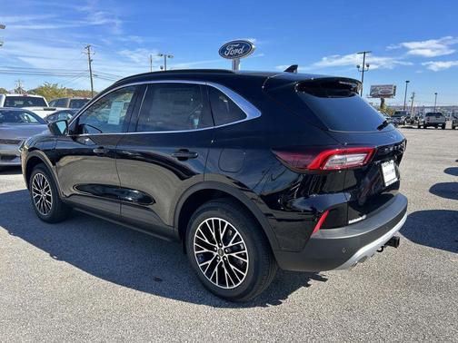 2026 Ford Escape PHEV SE