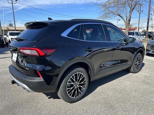 2026 Ford Escape PHEV SE