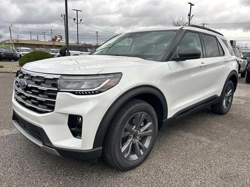 Star White Metallic Tri-Coat 2026 Ford Explorer Active