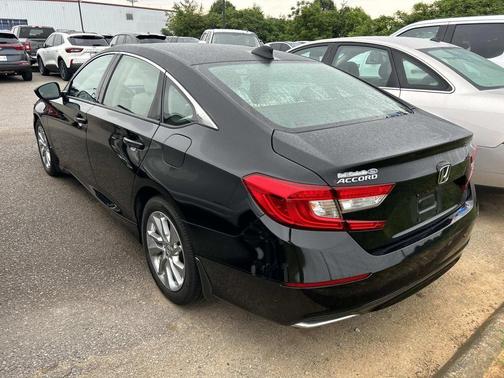 Crystal Black Pearl 2018 Honda Accord LX
