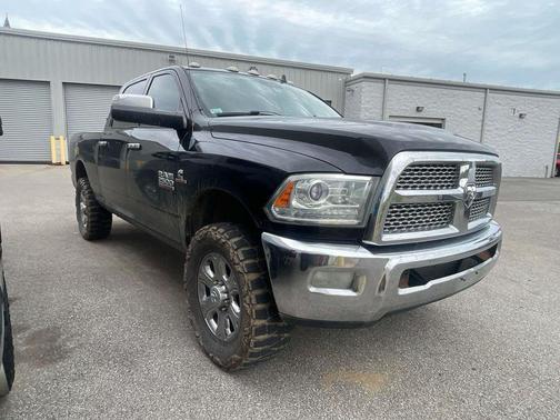 Black Clearcoat 2013 RAM 2500 Laramie