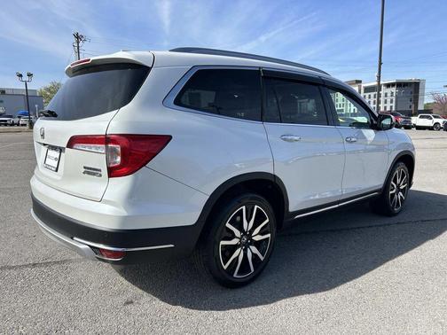 Platinum White Pearl 2020 Honda Pilot Touring 8-Passenger