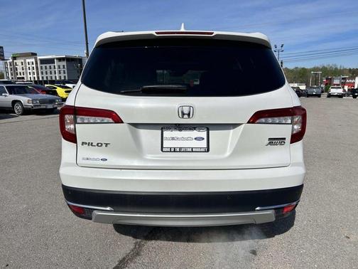 Platinum White Pearl 2020 Honda Pilot Touring 8-Passenger