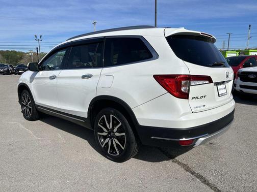 Platinum White Pearl 2020 Honda Pilot Touring 8-Passenger