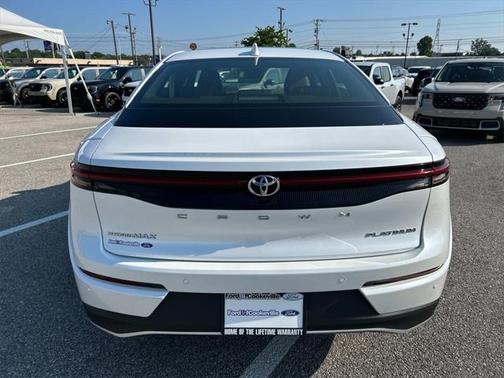 2023 Toyota Crown Platinum