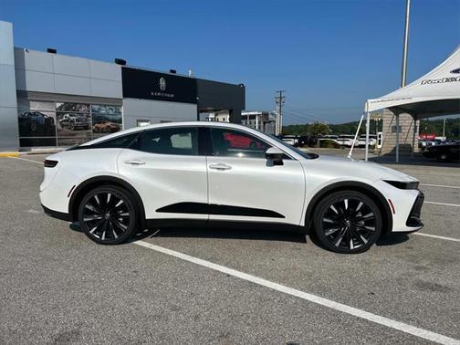 2023 Toyota Crown Platinum