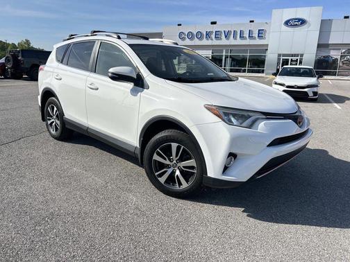 Super White 2018 Toyota RAV4 XLE