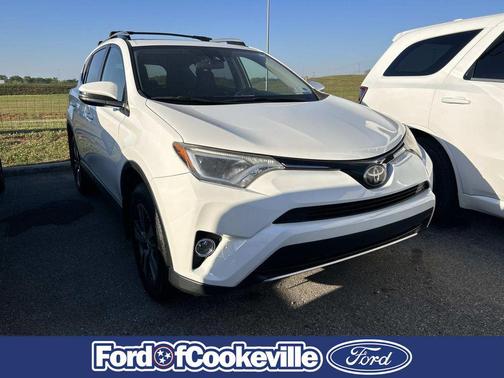Super White 2018 Toyota RAV4 XLE