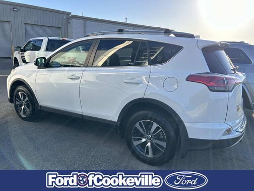Super White 2018 Toyota RAV4 XLE