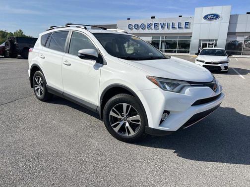 Super White 2018 Toyota RAV4 XLE