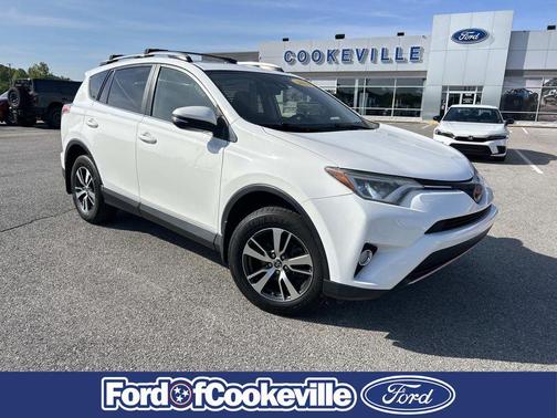 Super White 2018 Toyota RAV4 XLE