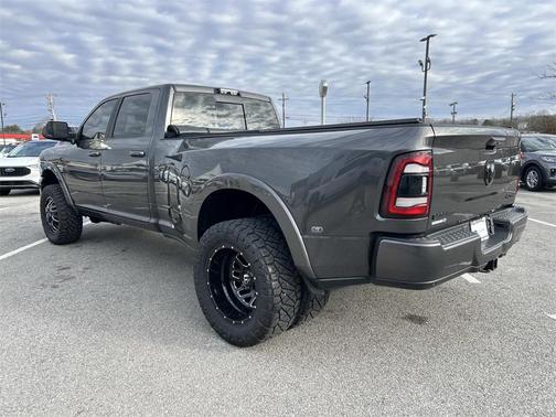 2022 RAM 3500 Laramie Crew Cab 4x4 8' Box