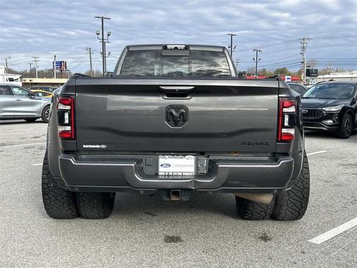 2022 RAM 3500 Laramie Crew Cab 4x4 8' Box