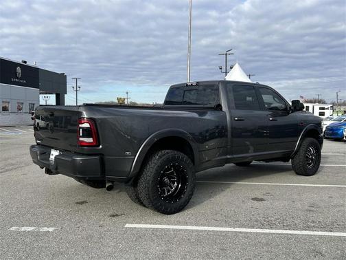 2022 RAM 3500 Laramie Crew Cab 4x4 8' Box