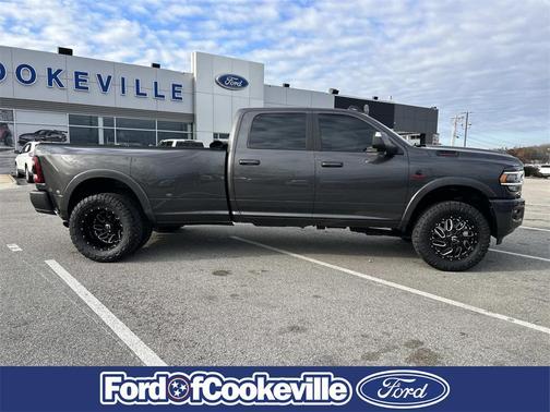 2022 RAM 3500 Laramie Crew Cab 4x4 8' Box