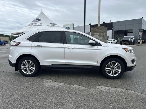 White Platinum Metallic Tri-Coat 2017 Ford Edge SEL