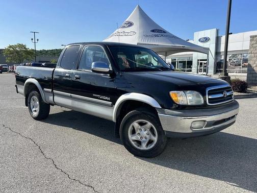 Black 2000 Toyota Tundra SR5