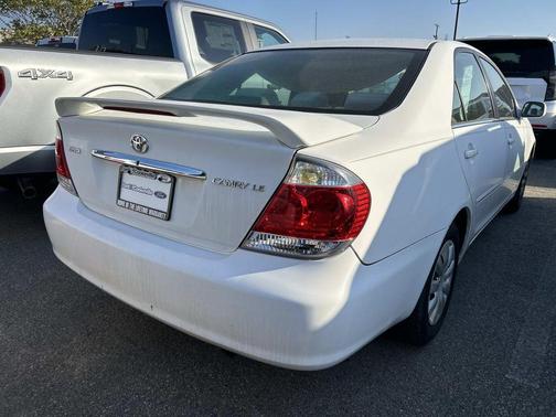 Super White 2006 Toyota Camry LE