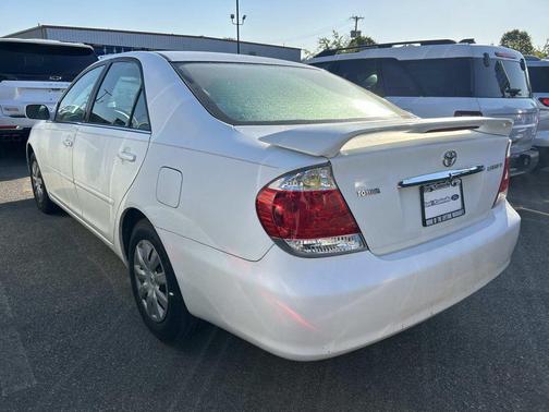 Super White 2006 Toyota Camry LE