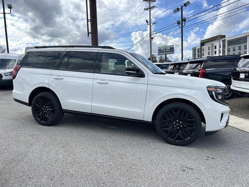 2026 Ford Expedition Platinum