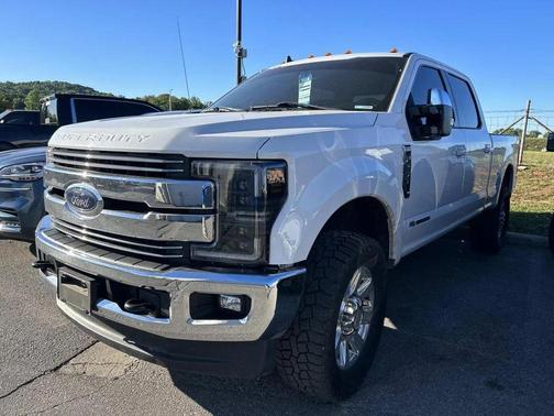 Oxford White 2019 Ford F-250 Lariat
