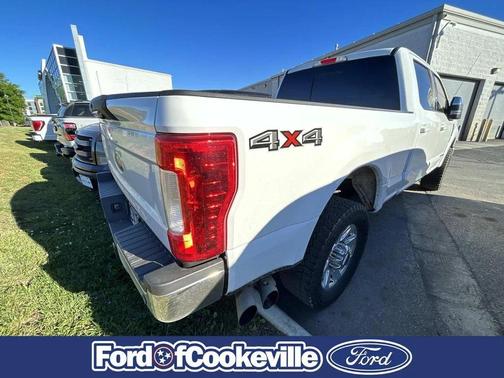 Oxford White 2019 Ford F-250 Lariat