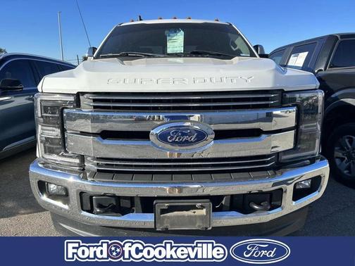 Oxford White 2019 Ford F-250 Lariat