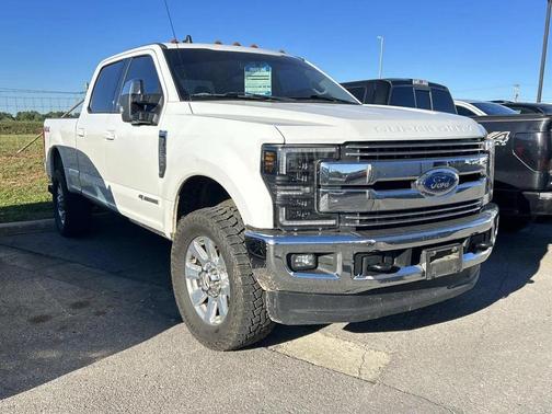 Oxford White 2019 Ford F-250 Lariat
