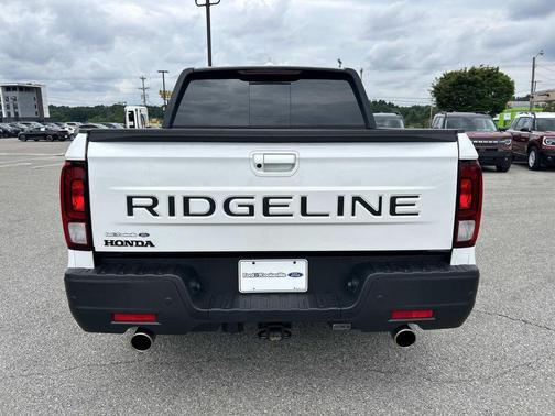 Platinum White Pearl 2026 Honda Ridgeline Black