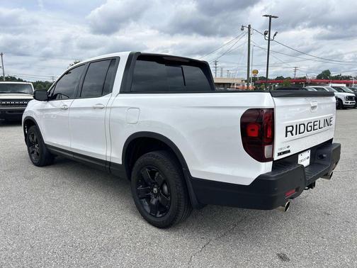 Platinum White Pearl 2026 Honda Ridgeline Black