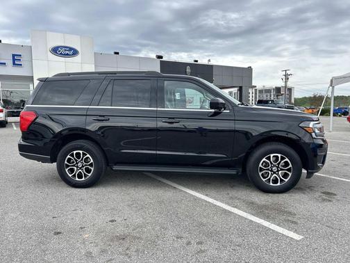 Black Metallic 2024 Ford Expedition XLT
