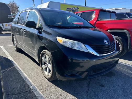 2017 Toyota Sienna LE