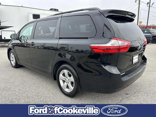 2017 Toyota Sienna LE