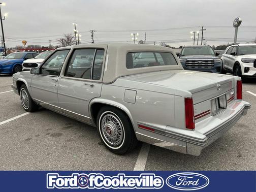 Silver 1988 Cadillac Fleetwood d'Elegance