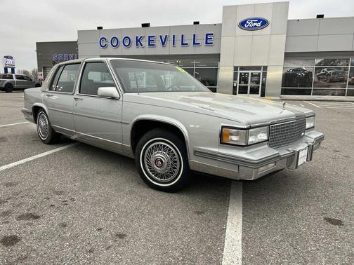 Silver 1988 Cadillac Fleetwood d'Elegance