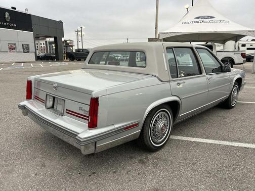 Silver 1988 Cadillac Fleetwood d'Elegance