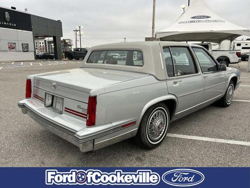 Silver 1988 Cadillac Fleetwood d'Elegance