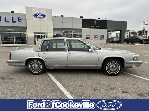 Silver 1988 Cadillac Fleetwood d'Elegance