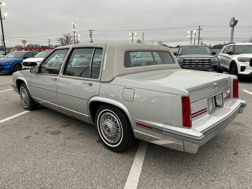 Silver 1988 Cadillac Fleetwood d'Elegance
