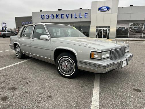 Silver 1988 Cadillac Fleetwood d'Elegance