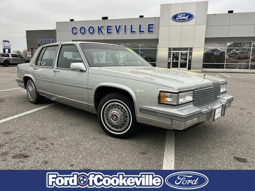 Silver 1988 Cadillac Fleetwood d'Elegance