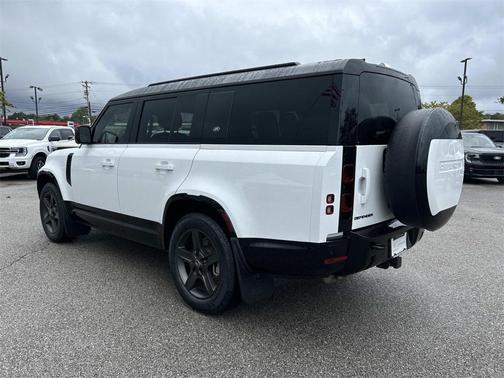 2024 Land Rover Defender 130 P400 X-Dynamic SE