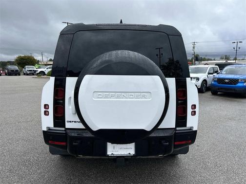 2024 Land Rover Defender 130 P400 X-Dynamic SE