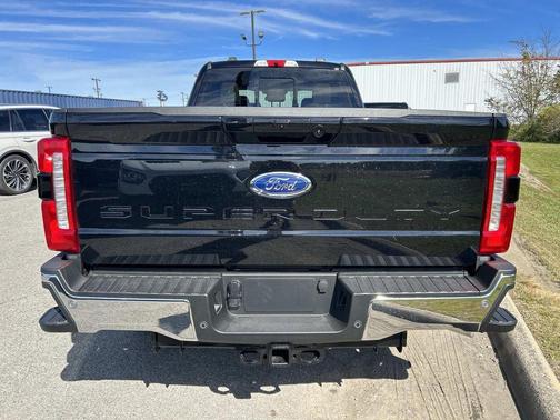 Agate Black Metallic 2026 Ford F-350 Lariat