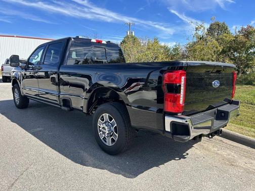 Agate Black Metallic 2026 Ford F-350 Lariat