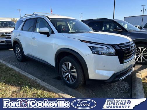 Pearl White 2024 Nissan Pathfinder SL FWD