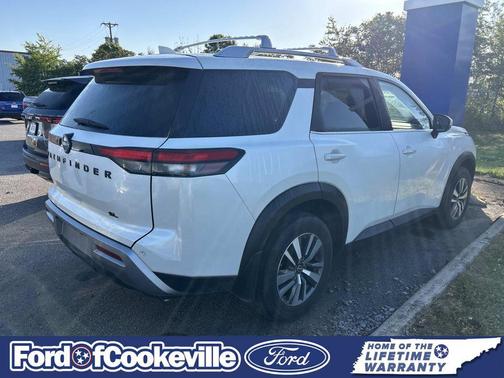 Pearl White 2024 Nissan Pathfinder SL FWD