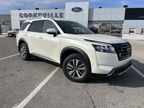 Pearl White 2024 Nissan Pathfinder SL FWD