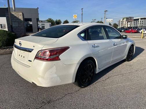 Pearl White 2013 Nissan Altima 2.5 S